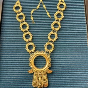 plastron 10fr, cœur feuilles vertes, main 4 ducat, 72g